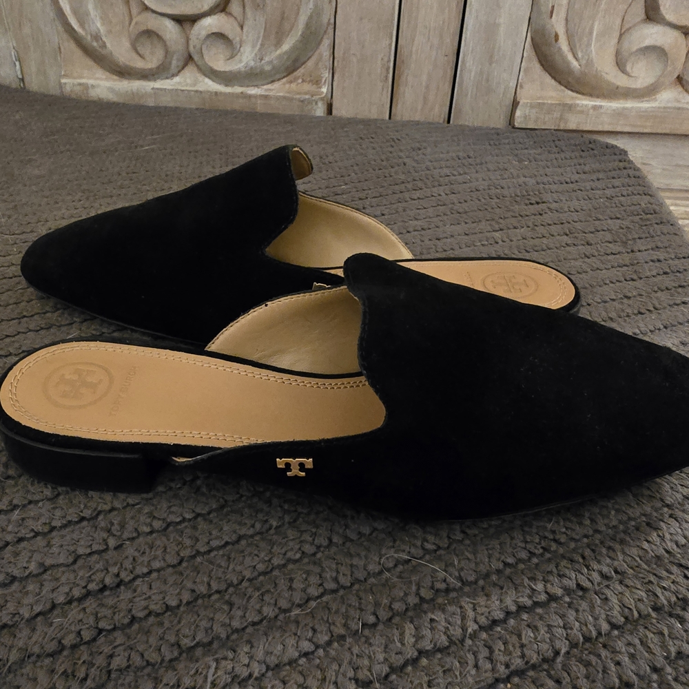 Tory Burch Black Mules Sleek Suede Design - Picture 3 of 4